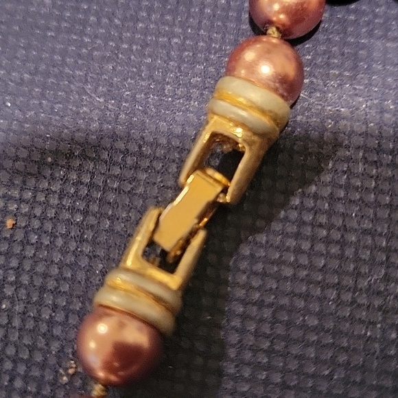 Necklaces - Picture 3 of 6